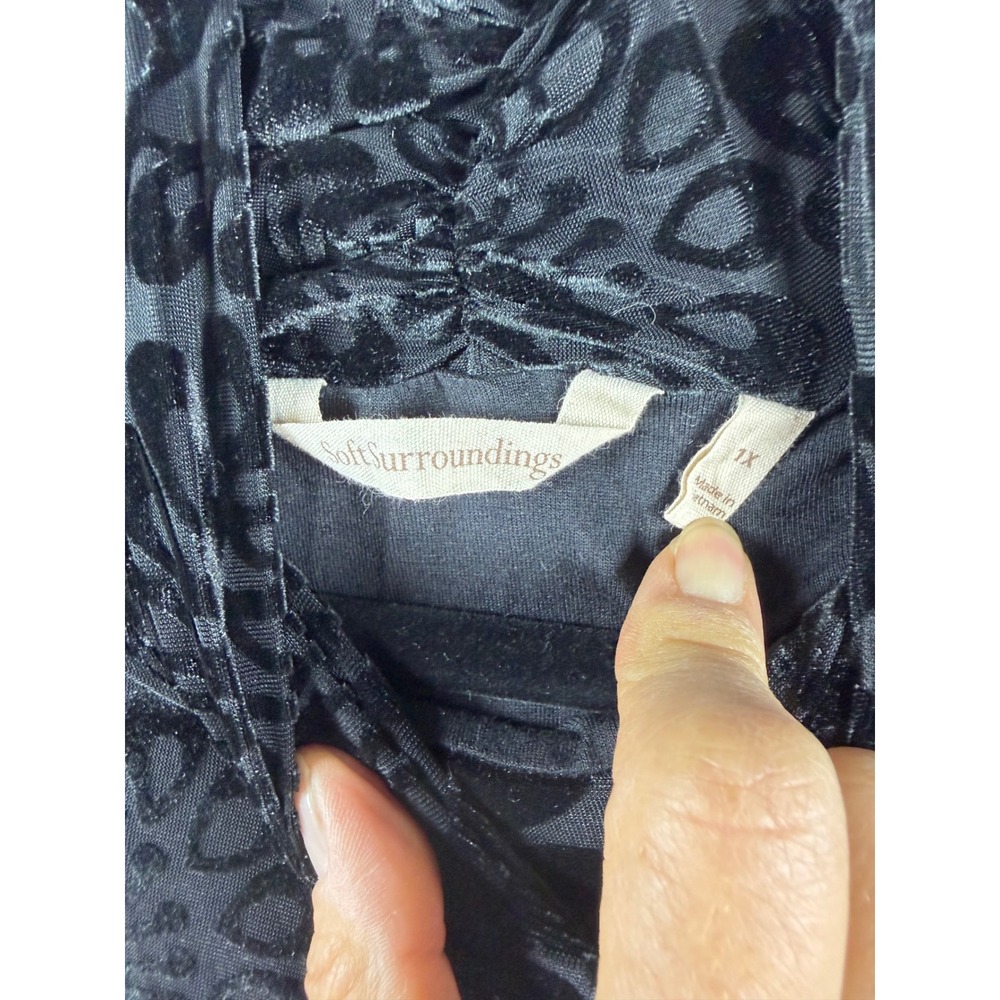 Soft Surroundings Black Burnout Velvet Floral Cowl Neck Tunic Rhinestone Cuff 1X - Picture 4 of 9